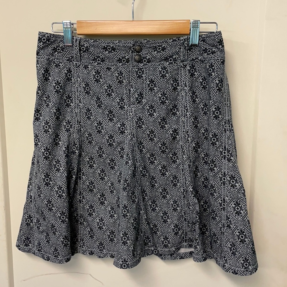 Athleta Flare Skort Grey Black Design